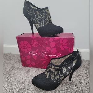 Blk Ankle Bootie 4" Heel Size 9.5M